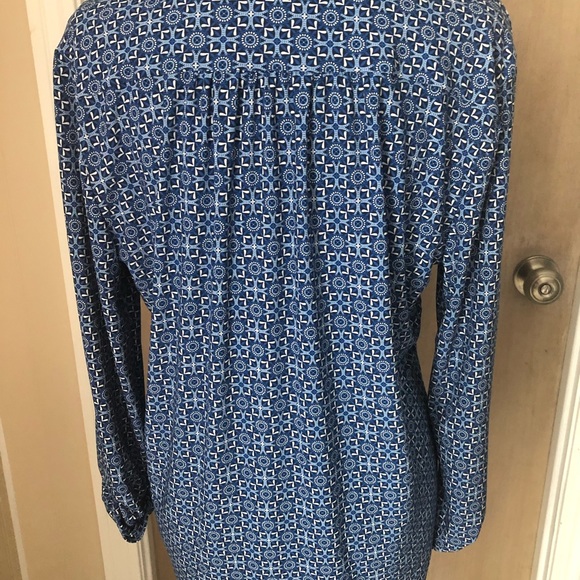 Multi color pintuck blue tab sleeve top - Picture 6 of 7